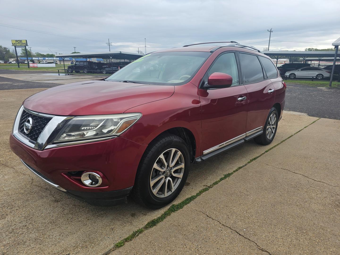 2013 MAROON Nissan Pathfinder LE 2WD (5N1AR2MN0DC) with an 3.5L V6 DOHC 24V engine, Continuously Variable Transmission transmission, located at 533 S Seven Points BLVD, Seven Points, TX, 75143, (430) 255-4030, 32.313999, -96.209351 - Photo#0